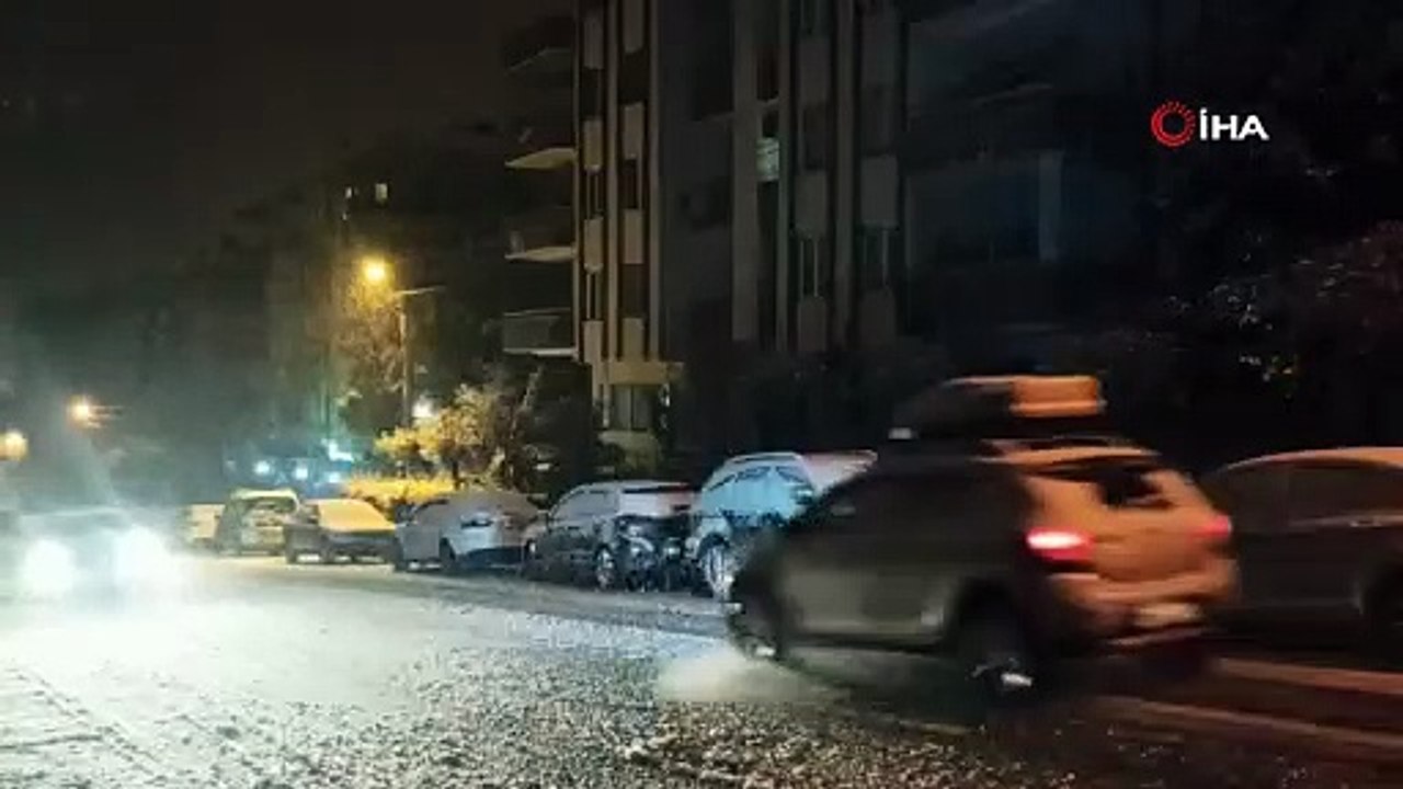 Bursa şehir merkezi beyaza büründü