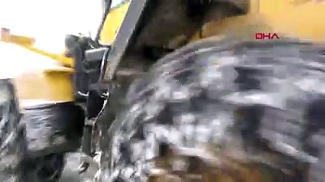 Hakkari'de köy ve mezra yolları kapandı; kar kalınlığı 30 santim oldu