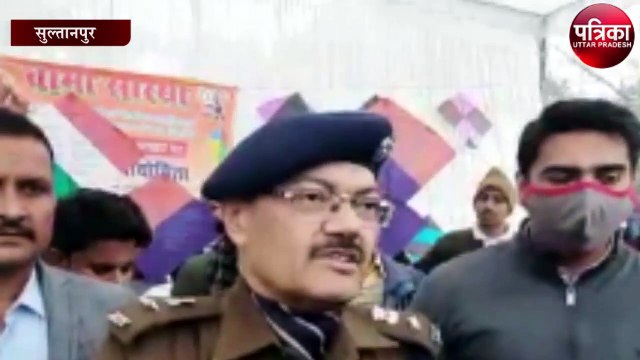 मकर संक्रांति पर पुलिस लाइन में एसपी ने उड़ाई पतंग