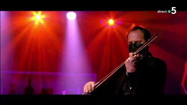 Le ténor Roberto Alagna obligé d'interrompre sa prestation en direct dans C à vous sur France 5 trop ému pour pouvoir poursuivre