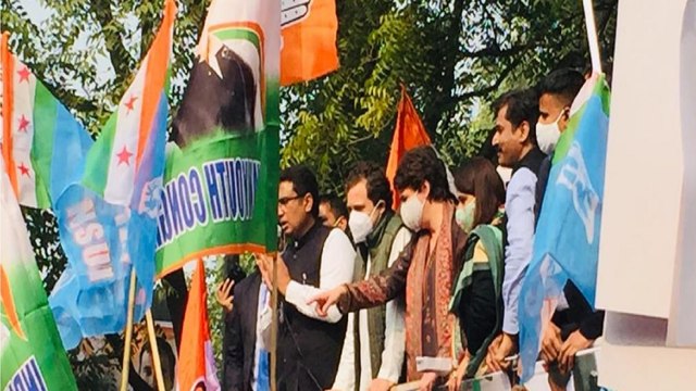 Rahul Gandhi leads Congress Delhi protest