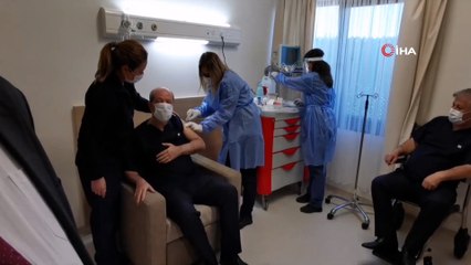 - KKTC Cumhurbaşkanı Tatar, korona aşısı oldu- KKTC'de İlk aşılar devletin zirvesine yapıldı