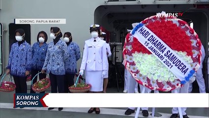 Tabur Bunga Dilaut Peringati Hari Dharma Samudera