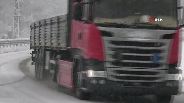 Zonguldak-Ereğli yolunda kar yağışı