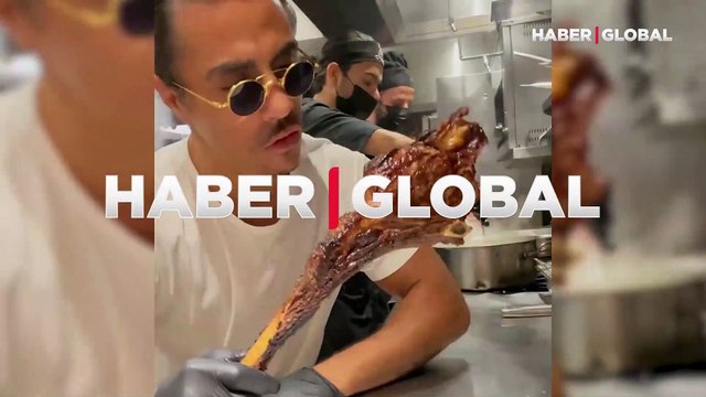 Pirzola yediği anları paylaşan Nusret Gökçe'ye tepki yağdı! Gösteriş yapmaktan vazgeç artık