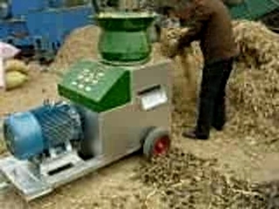 FlatDiskFeedBriquette00