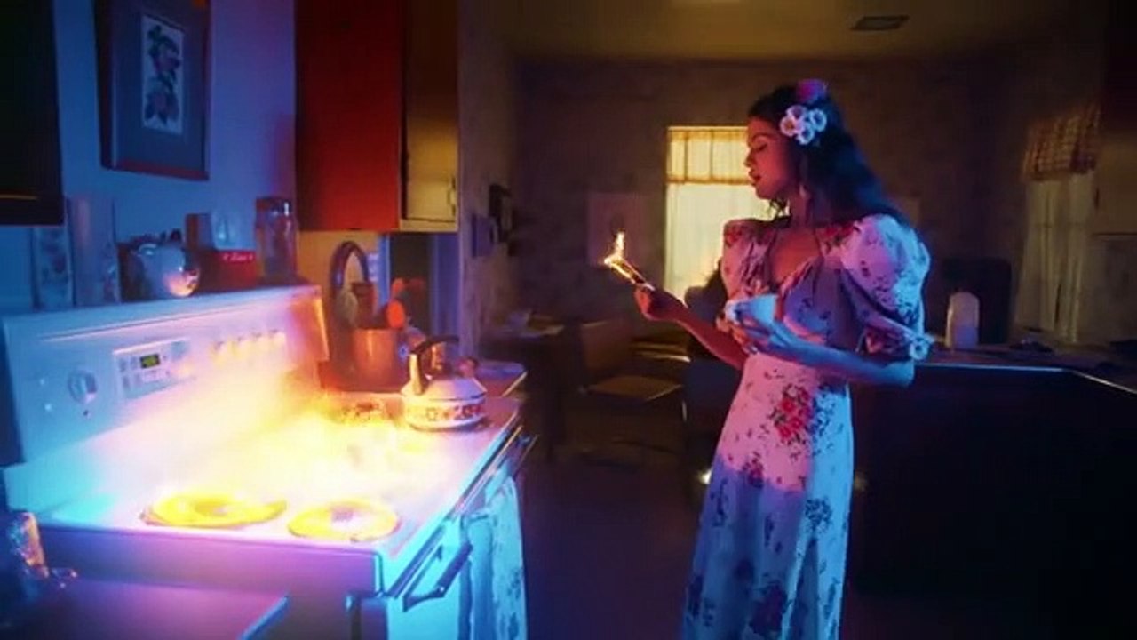 Selena Gomez - De Una Vez (Official Video)