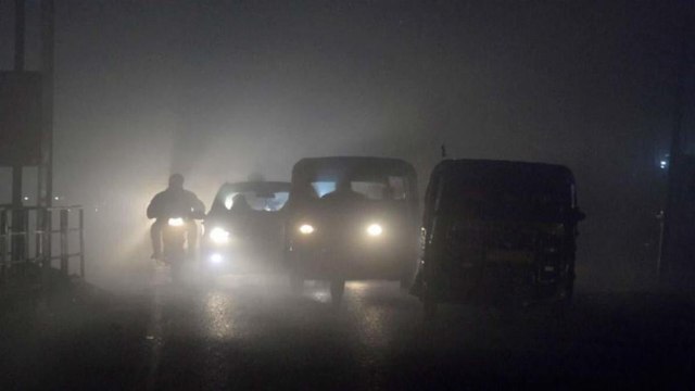 Dense fog engulfs Delhi, reduces visibility to ‘zero’
