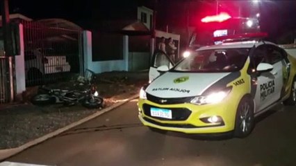 Fugindo da polícia adolescente sofre queda de moto na Avenida Piquiri