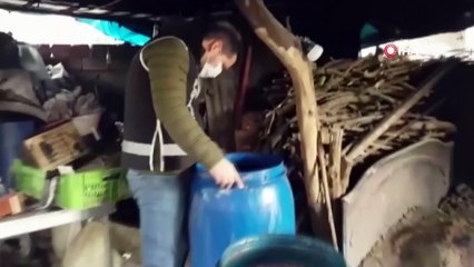 Adana'da 2 bin 925 litre sahte içki ele geçirildi