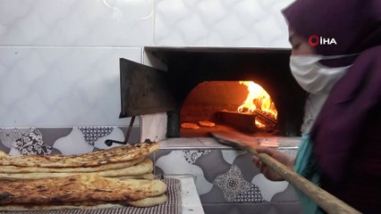 Çalıştıracak personel bulamadı, kızları mesai arkadaşı oldu