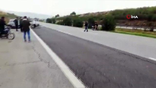 Otoyolda yarış yapan motosiklet sürücülerine ceza yağdı