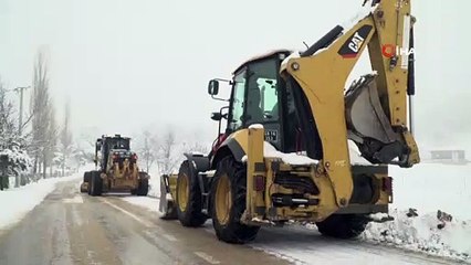 Bursa'da yoğun kar mesaisi