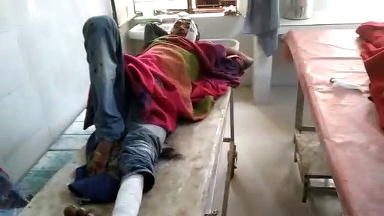 कार ने बाइक बाइक सवार को मारी टक्कर, 2 लोग गंभीर घायल