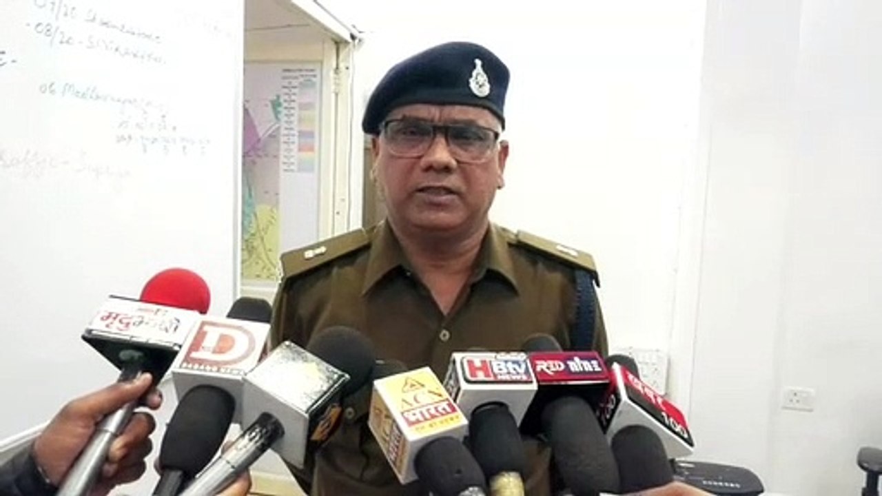 ग्राम खजुरिया कुमावत में पुलिस ने दी दबिश, 80 ल...