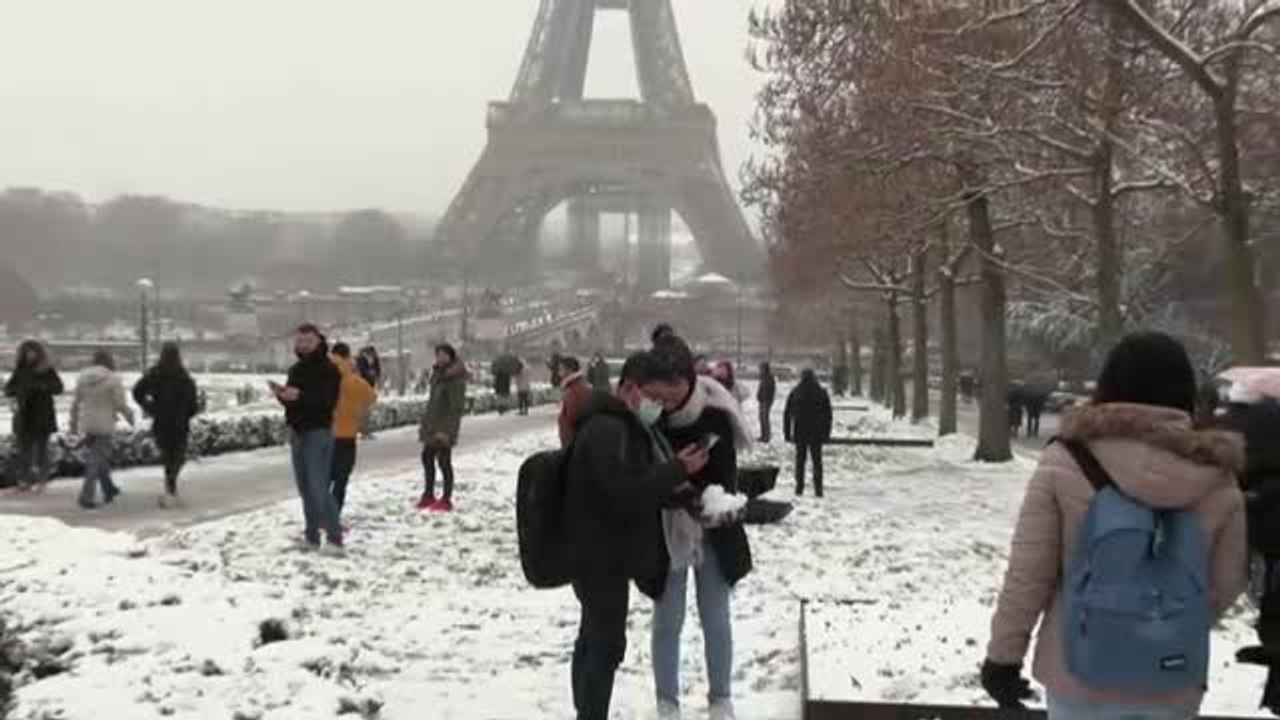 La nieve también llega a París