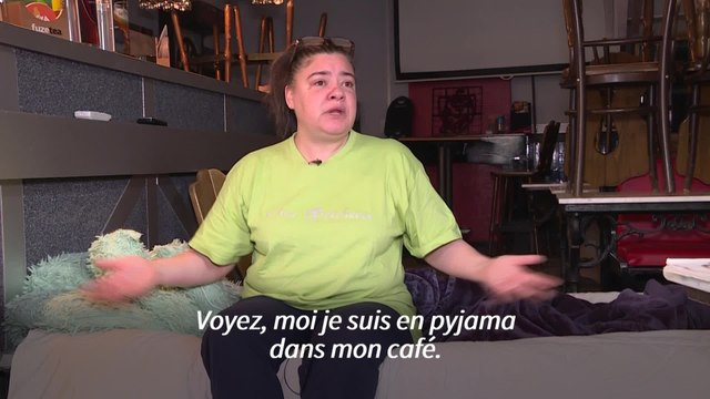 Belgique: révoltée contre la fermeture des cafés, une patronne dort dans son bar