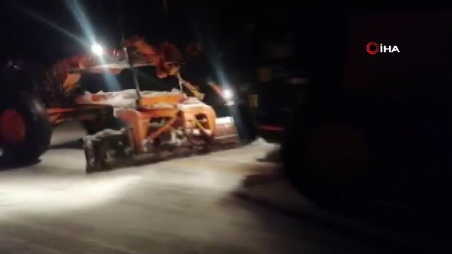 Antalya-Konya karayolunda kar kalınlığı 15 santime ulaştı