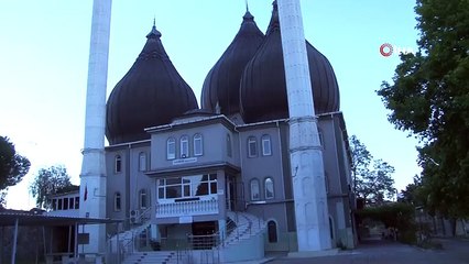 Boş kalan camilerden bayram tekbirleri yükseldi