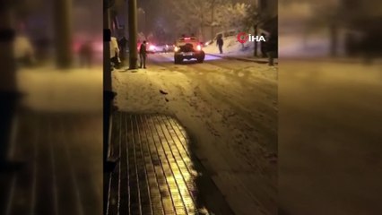 Bursa’da kar yağışının sürücülere yaşattığı zorluklar kamerada