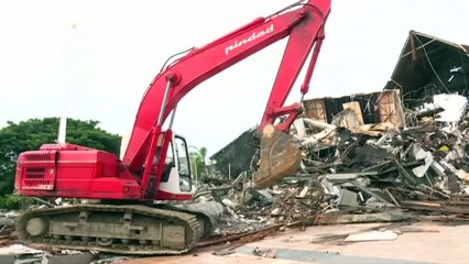 Séisme en Indonésie : au moins 10 survivants retrouvés samedi