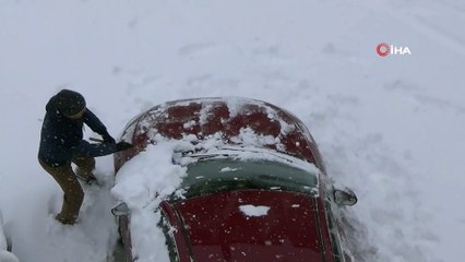 Sarıkamış’ta yoğun kar yağışı etkili oluyor