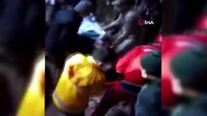 Fotoğraf çekerken mağaraya düşen genci itfaiye kurtardı