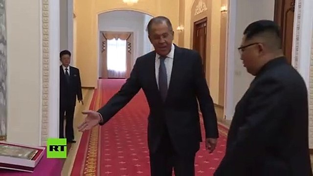 Rus Bakan Lavrov, Kim'e ‘gizli eşya kutusu' hediye etti