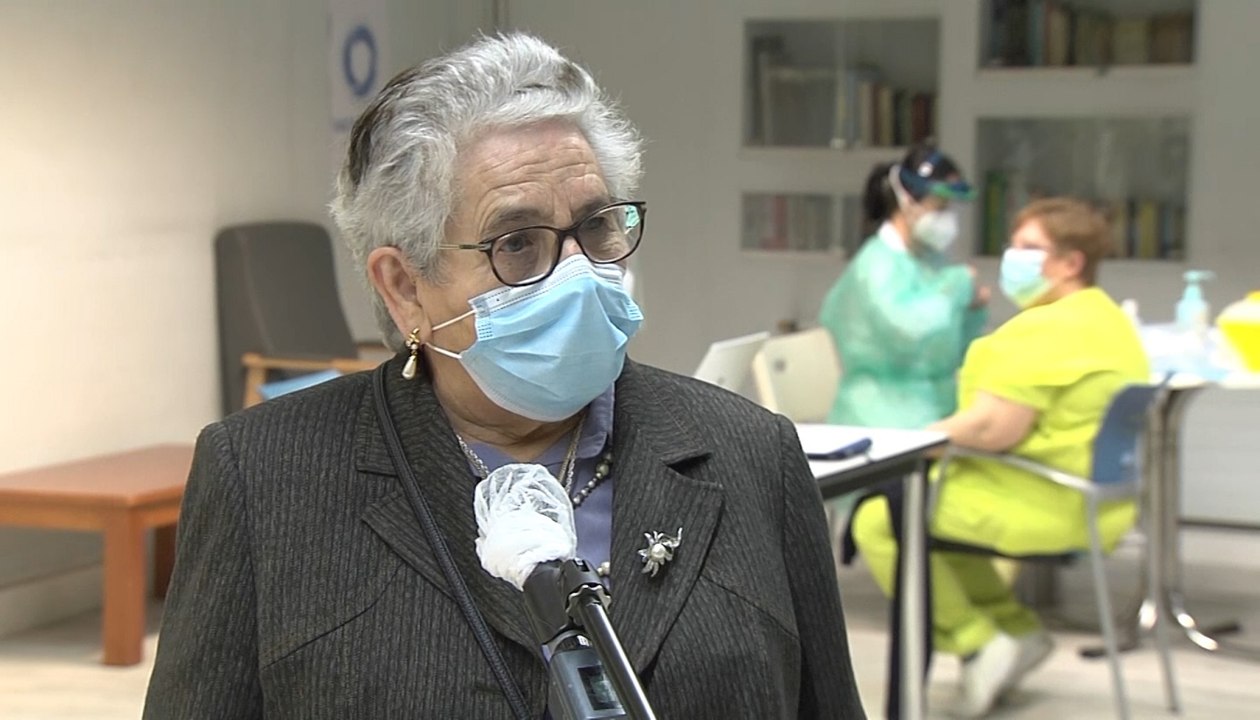 Nieves Cabo, primera en ser inmunizada: "Que no dejen de vacunar"