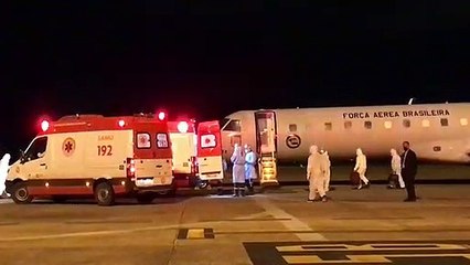 Pacientes de Manaus chegam ao HUB