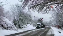Çekmeköy'de kar nedeniyle devrilen elektrik direği onarıldı