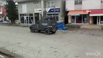 Zırhlı araçlardan Türkçe ve Kürtçe 'sokağa çıkmayın' anonsu