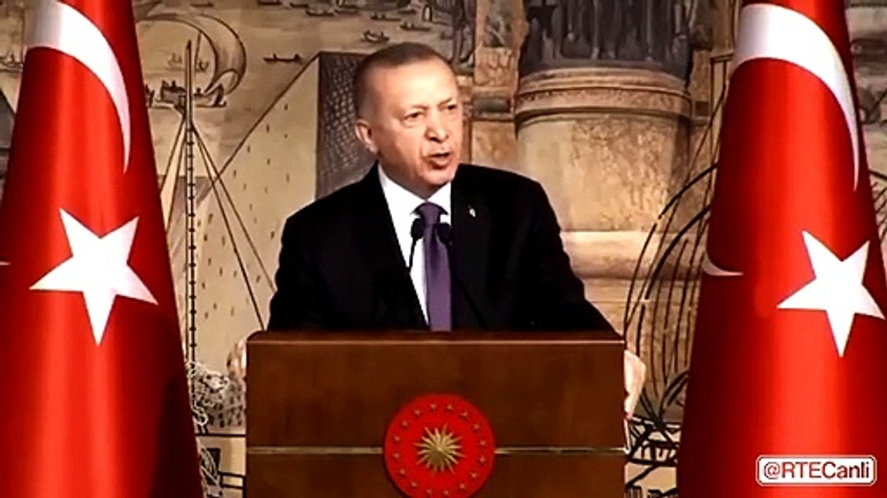 Biz enflasyonu yüzde 30’lar civarından tek hanelere düşürmüş bir yönetim olarak, faiz oranının yüzde 63 olduğu dönemden 4,6 düşürdüğümüz dönemi yaşadık.