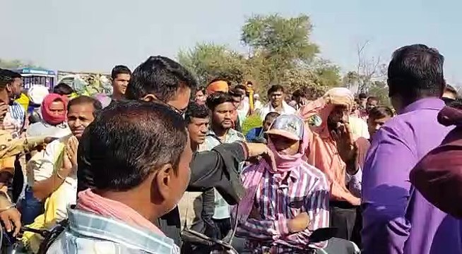 रास्ता बंद करने को लेकर सब्जी बाजार में मचा बवाल, व्यवसायी करेंगे कलेक्टर से शिकायत