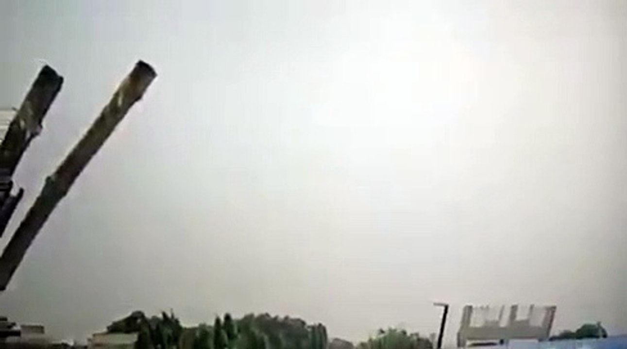 107 yolcuyu taşıyan uçağın düşme anı cep telefonu kamerasına yansıdı