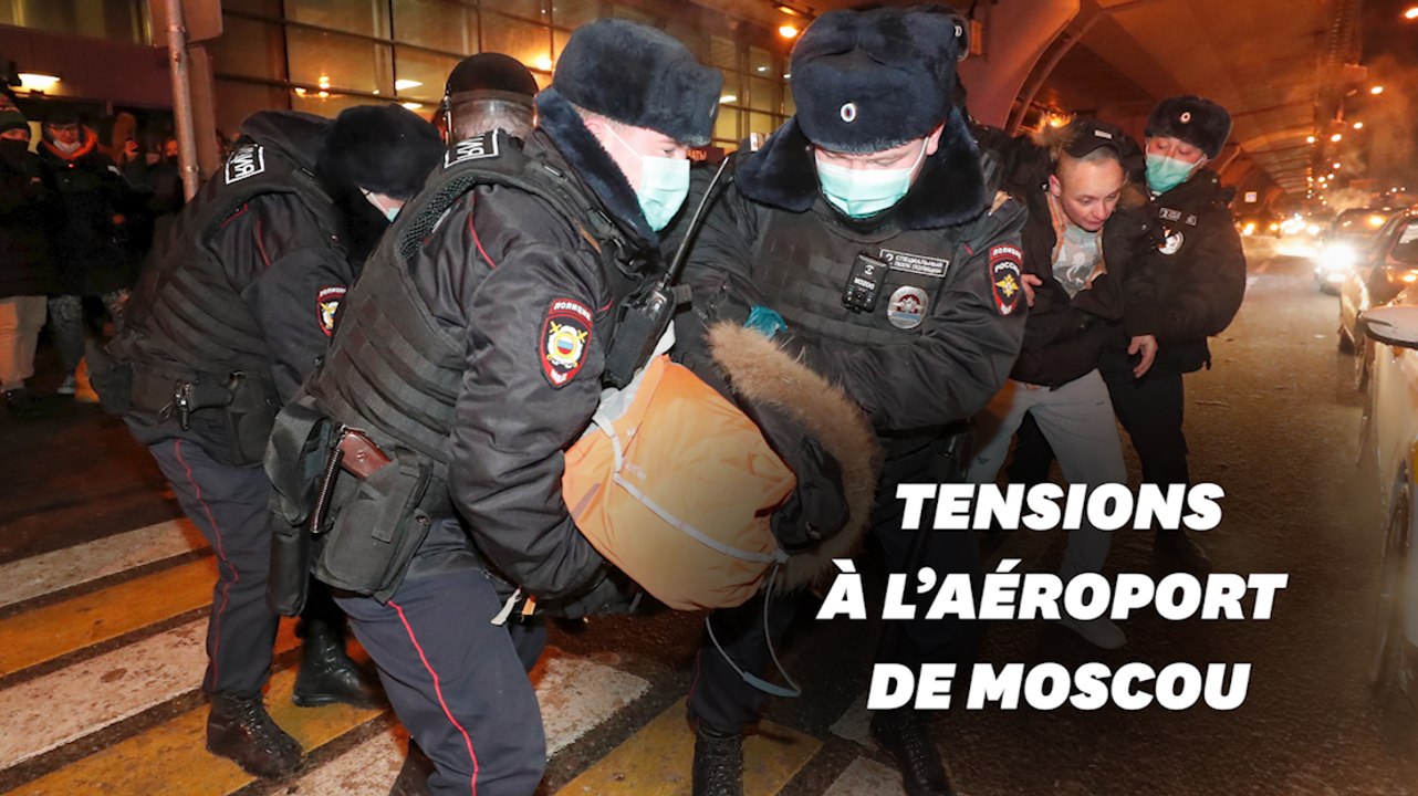 Navalny: plusieurs de ses alliés arrêtés à l'aéroport de Moscou