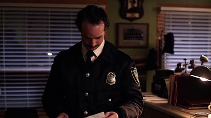 Policeman Threatens To Shoot Mysterious Barn-Sized UFO   Close Encounters