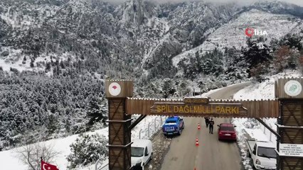 Kısıtlamada kar için Spil’e çıkmak isteyenler jandarmaya takıldı