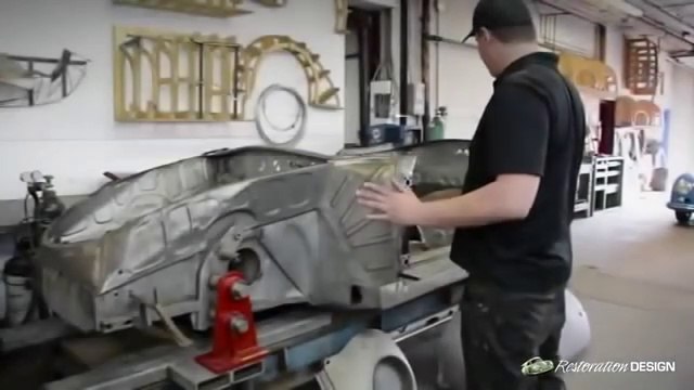 Porsche 356 Speedster Rebuild with help of a Celette car frame machine @ Restoration Design