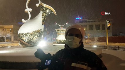 Beyaz gelinliğini giyinen Erzincan’da kartpostallık görüntüler oluştu