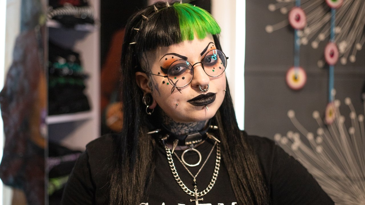 From Extreme Goth To 'Basic' - How Will My Husband React? - video ...