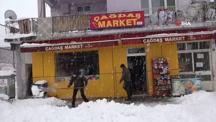Tunceli’nin Ovacık ilçesi kara gömüldü