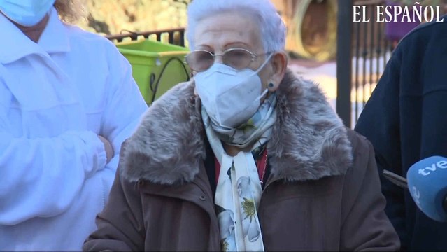 Araceli recibe la segunda dosis de la vacuna de Pfizer