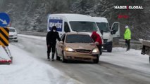 Denizli-Antalya karayolu, kar nedeniyle ulaşıma kapandı: 5 kilometrelik araç kuyruğu