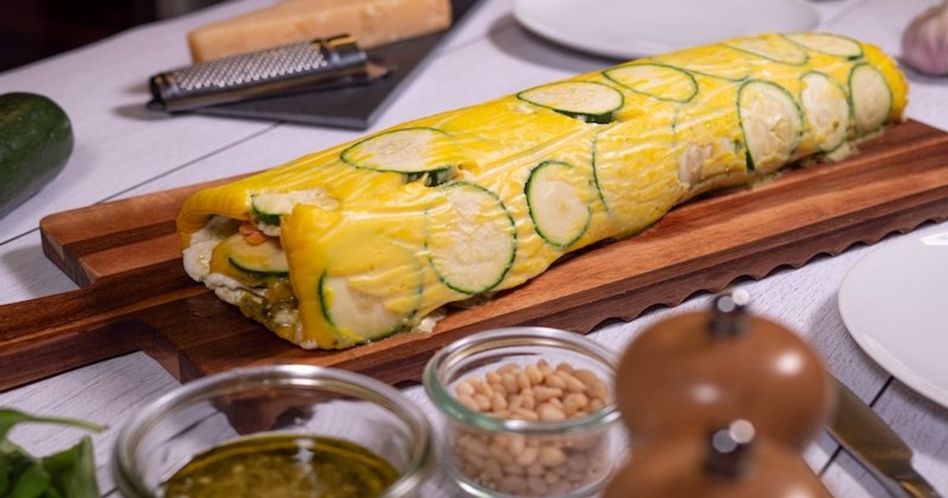 Innovez votre prochain repas avec ce roulé omelette et courgettes