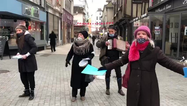 La B.A.D., la Brigade Anti Dépressive a fait son show à Troyes. Non, les artistes aubois ne sont pas morts!