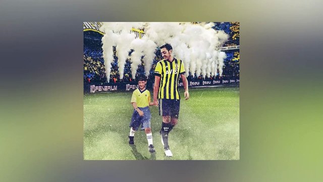 Mesut Özil, 'Geçmiş ve gelecek' notuyla o fotoğrafı paylaştı