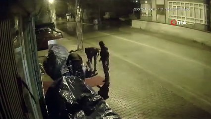 - Bekçilerin takdir toplayan davranışı güvenlik kamerasına yansıdı