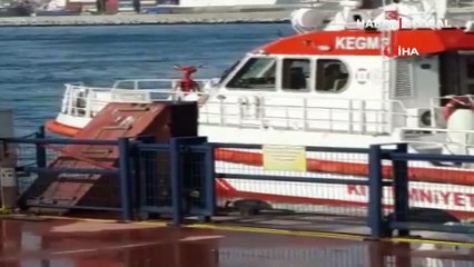 Kadıköy-Adalar vapurunda hareketli dakikalar! Suya atlayan yolcuyu ABD vatandaşı kurtardı