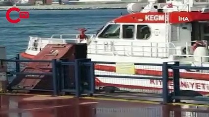 Kadıköy'de vapurdan atlayan şahsı turist kurtardı